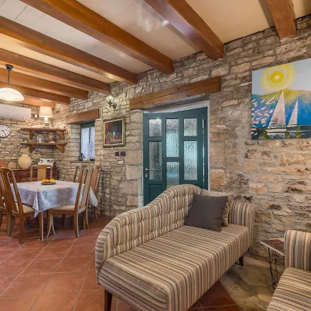 Holiday home Ana Rita By Interhome Kanfanar